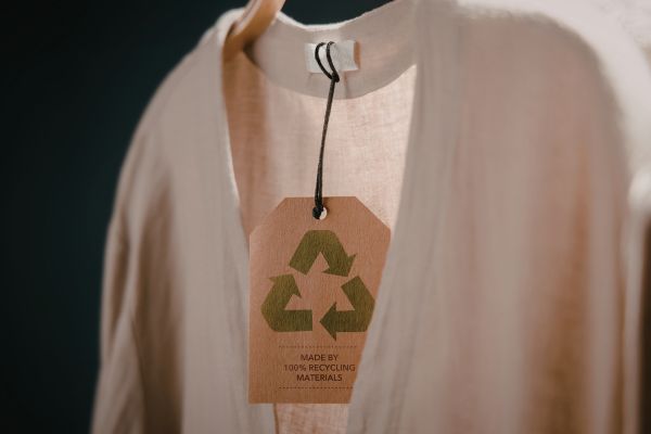 Eco-friendly clothing dyes