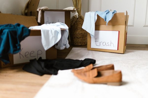 closet decluttering tips