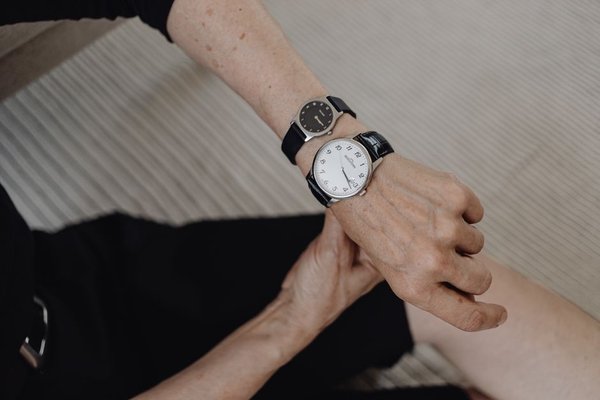 dress watch vs sports watch